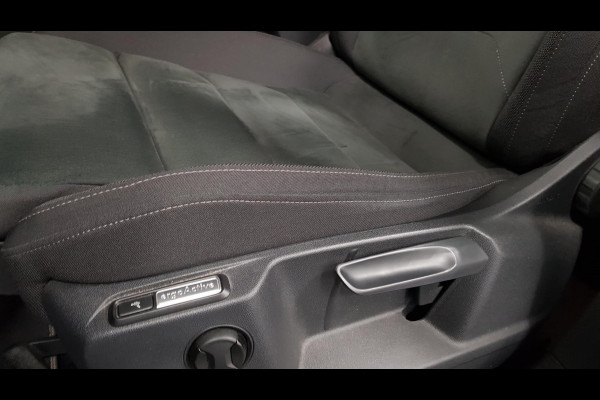 Volkswagen Tiguan Allspace 1.5 TSI DSG Comfortline 7p. | Climate Control | Camera | Parkeer sensoren | Trekhaak | Electrisch bedienbare achterklep | Stoelverwarming