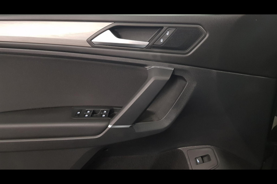 Volkswagen Tiguan Allspace 1.5 TSI DSG Comfortline 7p. | Climate Control | Camera | Parkeer sensoren | Trekhaak | Electrisch bedienbare achterklep | Stoelverwarming