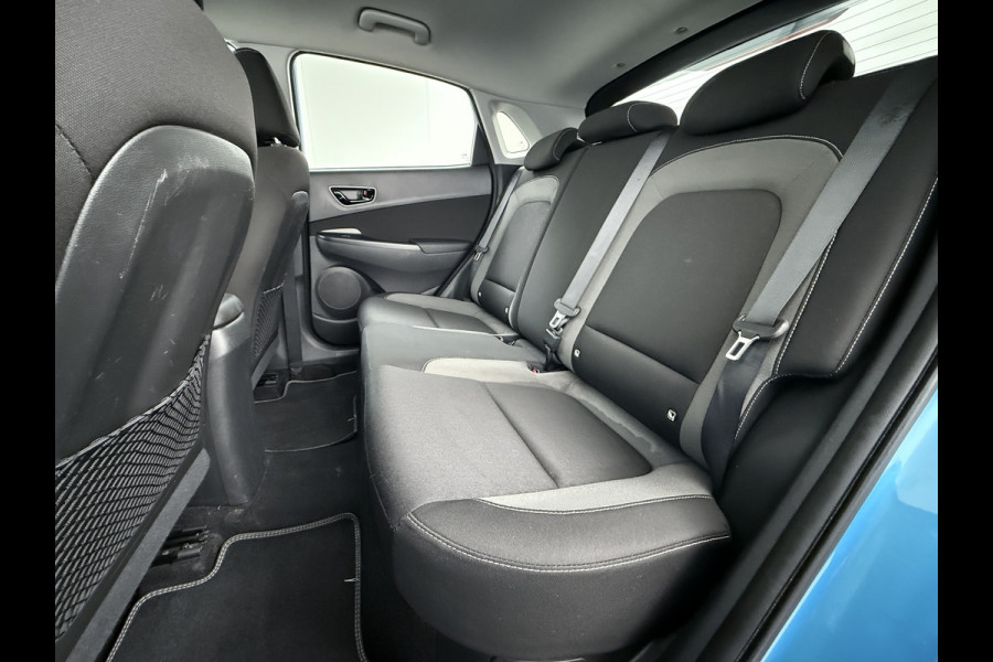 Hyundai Kona 1.6 HEV AUT-6 141pk Adaptive-Cr Trekhaak HUD Camera Android Apple Carplay Navi Bordherkenning PDC Fashion Keyless Head-Up-Display Auto-Pilot (Lane-Assist+ACC) ESP Mild Hybride Priv.Glass Botsing waarsch syst Dodehoek-assistent
