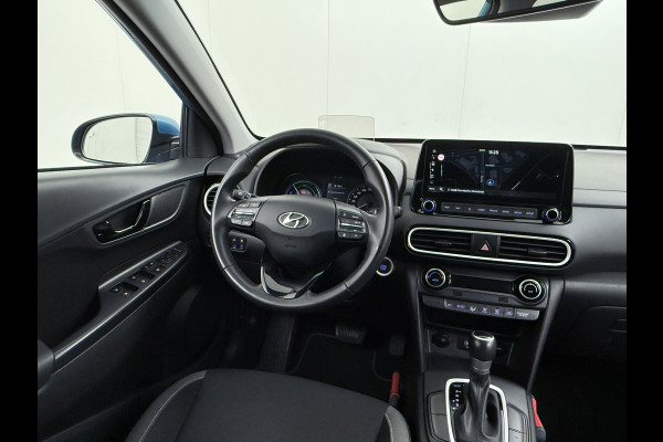 Hyundai Kona 1.6 HEV AUT-6 141pk Adaptive-Cr Trekhaak HUD Camera Android Apple Carplay Navi Bordherkenning PDC Fashion Keyless Head-Up-Display Auto-Pilot (Lane-Assist+ACC) ESP Mild Hybride Priv.Glass Botsing waarsch syst Dodehoek-assistent