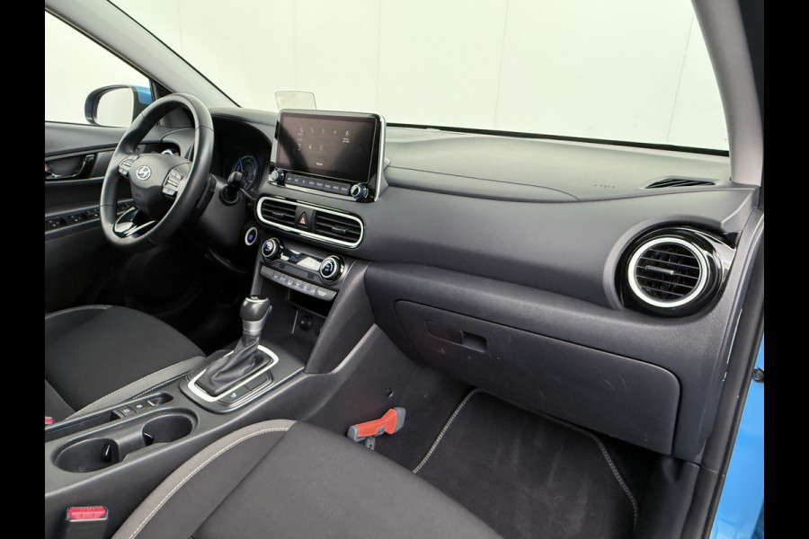 Hyundai Kona 1.6 HEV AUT-6 141pk Adaptive-Cr Trekhaak HUD Camera Android Apple Carplay Navi Bordherkenning PDC Fashion Keyless Head-Up-Display Auto-Pilot (Lane-Assist+ACC) ESP Mild Hybride Priv.Glass Botsing waarsch syst Dodehoek-assistent