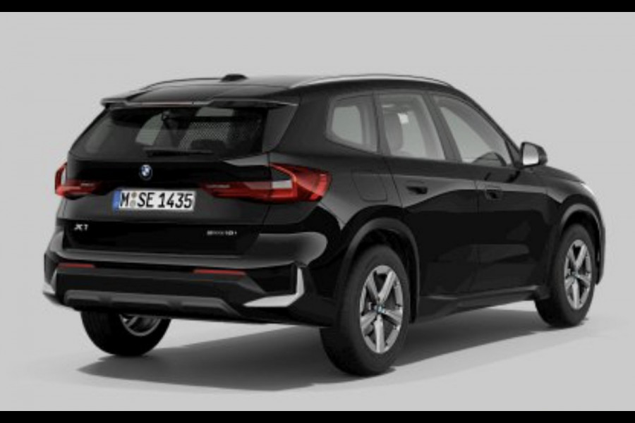 BMW X1 SDrive18i LED - NIEUW MODEL - GROOT SCHERM - CARPLAY - STOELVERWARMING - KEYLESS