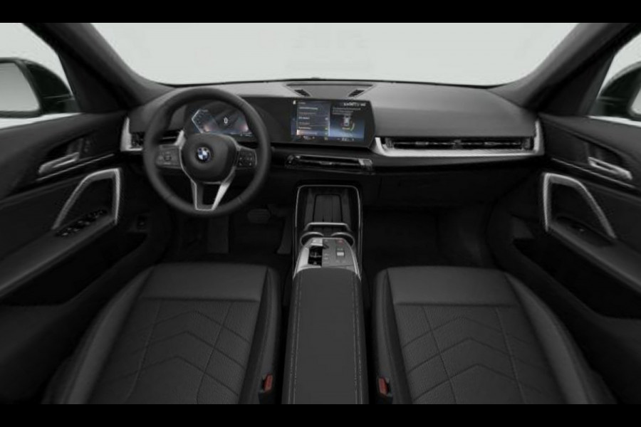 BMW X1 SDrive18i LED - NIEUW MODEL - GROOT SCHERM - CARPLAY - STOELVERWARMING - KEYLESS