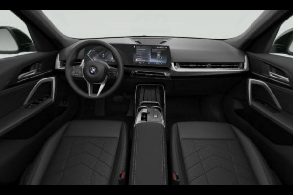 BMW X1 SDrive18i LED - NIEUW MODEL - GROOT SCHERM - CARPLAY - STOELVERWARMING - KEYLESS