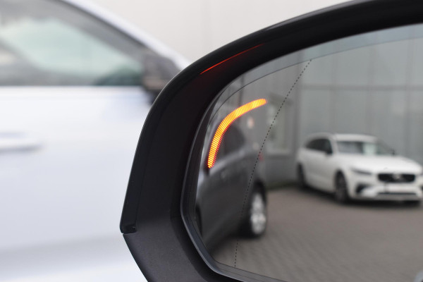 Volvo XC40 B4 211PK Automaat Plus Dark