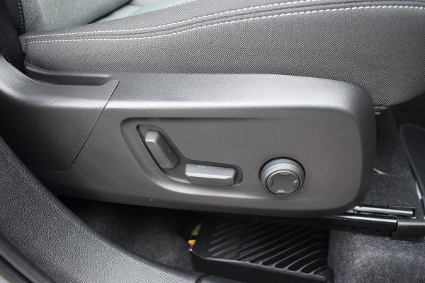 Volvo XC40 B4 211PK Automaat Plus Dark