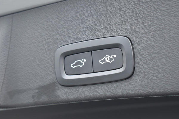 Volvo XC40 B4 211PK Automaat Plus Dark