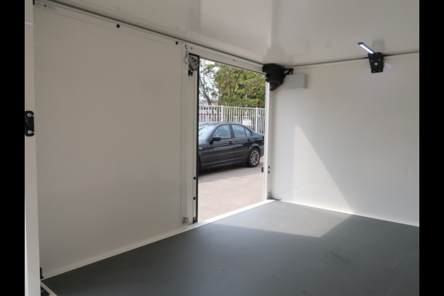 Streetscooter Work Box 40 Kwh - 48 Kw  Navi bereik 160 Km LED Pakket