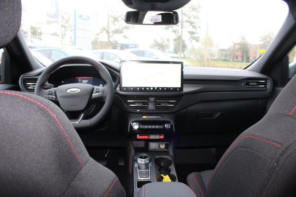 Ford Kuga 2.5 PHEV ST-Line 243 pk | Wegklapbare trekhaak | 2.100 kg trekgewicht! | Winterpakket