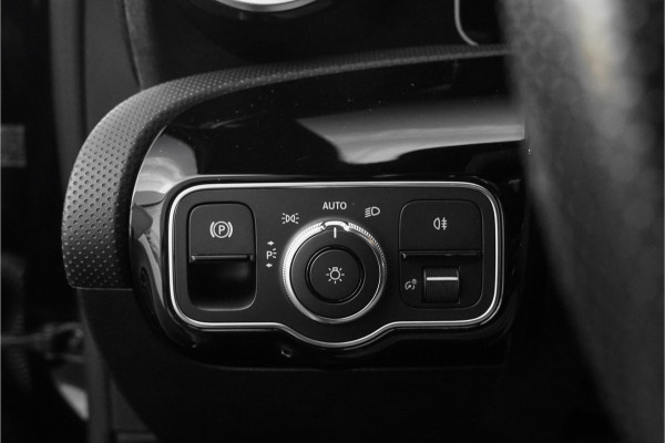 Mercedes-Benz A-Klasse 180 AMG Night Navi Camera 18"