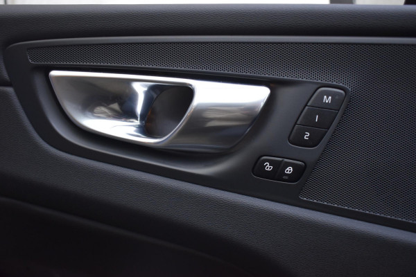 Volvo XC60 T6 350PK Automaat Plug-in Hybrid AWD Plus Dark