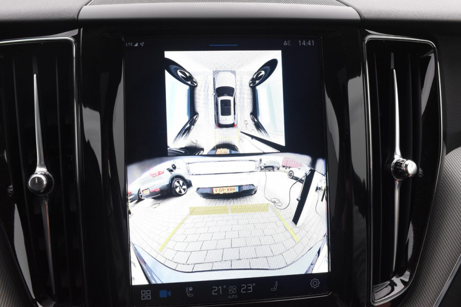 Volvo XC60 T6 350PK Automaat Plug-in Hybrid AWD Plus Dark