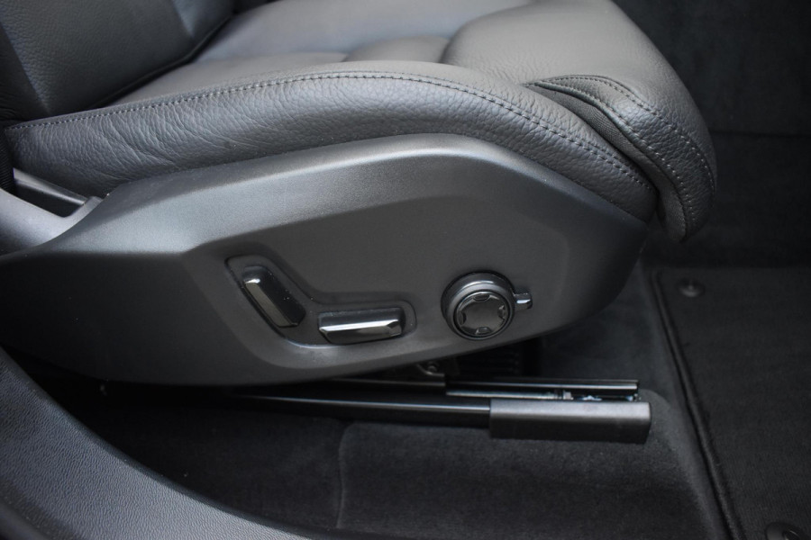 Volvo XC60 T6 350PK Automaat Plug-in Hybrid AWD Plus Dark