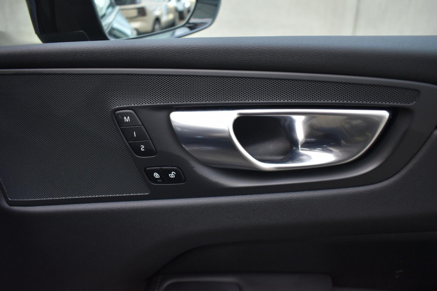 Volvo XC60 T6 350PK Automaat Plug-in Hybrid AWD Plus Dark