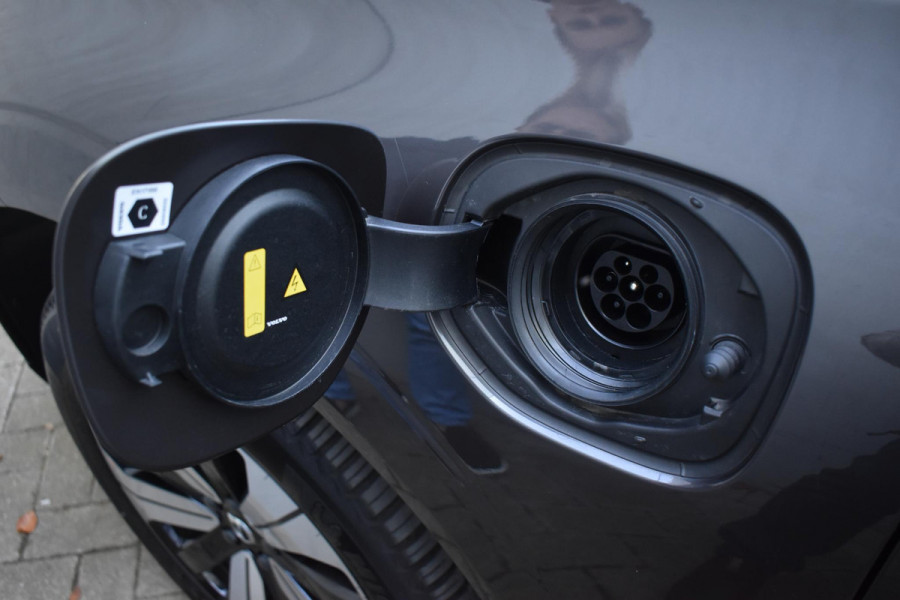 Volvo XC60 T6 350PK Automaat Plug-in Hybrid AWD Plus Dark