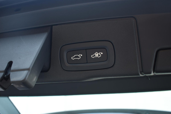 Volvo XC60 T6 350PK Automaat Plug-in Hybrid AWD Plus Dark