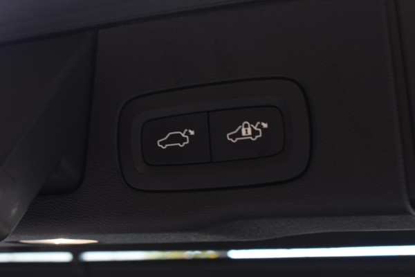 Volvo XC60 T6 350PK Automaat Plug-in Hybrid AWD Plus Dark