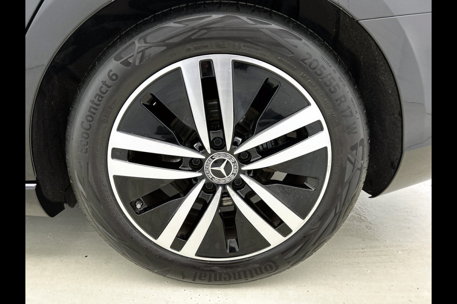 Mercedes-Benz A-Klasse 180 Business Solution Luxury Ledkoplampen | Achteruitrijcamera | Sfeerverlichting | Spiegelpakket. Inclusief 24 maanden Mercedes-Benz Certified garantie voor Europa.