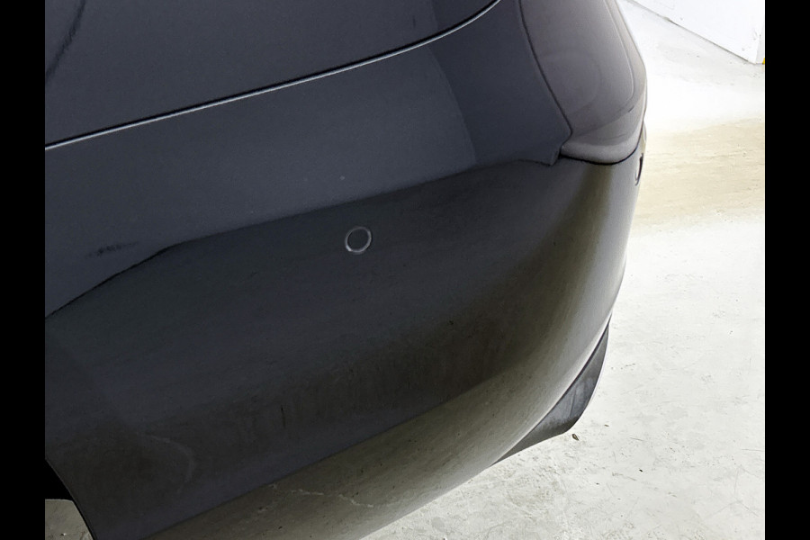 Mercedes-Benz A-Klasse 180 Business Solution Luxury Ledkoplampen | Achteruitrijcamera | Sfeerverlichting | Spiegelpakket. Inclusief 24 maanden Mercedes-Benz Certified garantie voor Europa.
