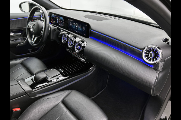 Mercedes-Benz A-Klasse 180 Business Solution Luxury Ledkoplampen | Achteruitrijcamera | Sfeerverlichting | Spiegelpakket. Inclusief 24 maanden Mercedes-Benz Certified garantie voor Europa.