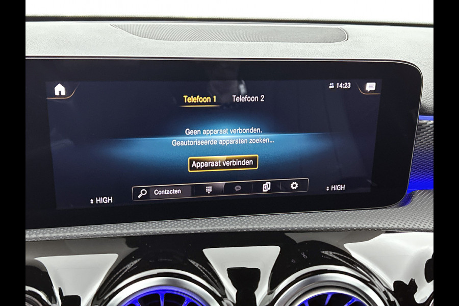 Mercedes-Benz A-Klasse 180 Business Solution Luxury Ledkoplampen | Achteruitrijcamera | Sfeerverlichting | Spiegelpakket. Inclusief 24 maanden Mercedes-Benz Certified garantie voor Europa.