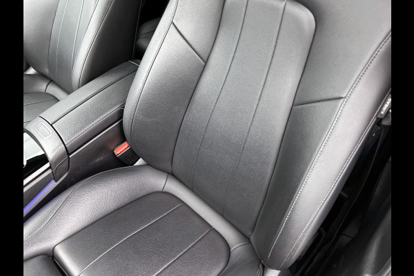 Mercedes-Benz A-Klasse 180 Business Solution Luxury Ledkoplampen | Achteruitrijcamera | Sfeerverlichting | Spiegelpakket. Inclusief 24 maanden Mercedes-Benz Certified garantie voor Europa.