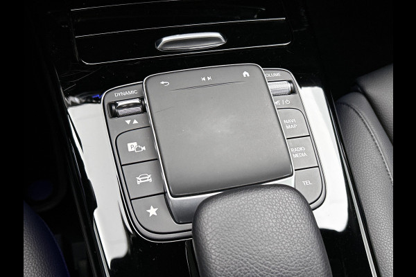 Mercedes-Benz A-Klasse 180 Business Solution Luxury Ledkoplampen | Achteruitrijcamera | Sfeerverlichting | Spiegelpakket. Inclusief 24 maanden Mercedes-Benz Certified garantie voor Europa.