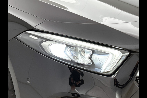 Mercedes-Benz A-Klasse 180 Business Solution Luxury Ledkoplampen | Achteruitrijcamera | Sfeerverlichting | Spiegelpakket. Inclusief 24 maanden Mercedes-Benz Certified garantie voor Europa.