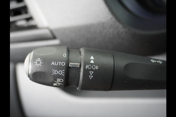 Citroën Jumpy D145pk XL L3 3Pers. Navi Apple Carplay Android Auto Cruise Pdc2x-Schuifdeur Cruise DAB+ Bordherkenning WiFi Citroen Connect Regen/Lichtsensor Dodehoeksensor SpoorAssist Voorruit+Wisserverwarmd 1e Eigenaar Euro 6 370Nm koppel nieuwprijs 51.000 euro inc bpm