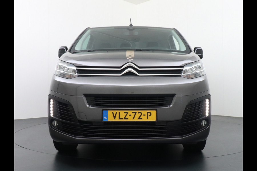 Citroën Jumpy D145pk XL L3 3Pers. Navi Apple Carplay Android Auto Cruise Pdc2x-Schuifdeur Cruise DAB+ Bordherkenning WiFi Citroen Connect Regen/Lichtsensor Dodehoeksensor SpoorAssist Voorruit+Wisserverwarmd 1e Eigenaar Euro 6 370Nm koppel nieuwprijs 51.000 euro inc bpm