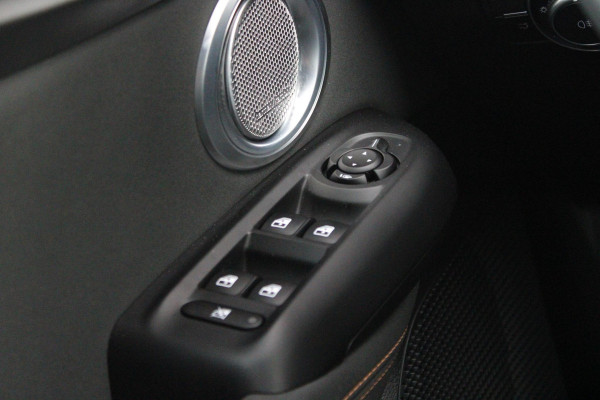 Alfa Romeo Tonale 1.5T 160PK Hybrid VELOCE | PANORAMISCH SCHUIF/KANTEL DAK | PREMIUM PACK: LEDEREN BEKLEDING/GEVENTILEERDE VOORSTOELEN/4-VOUDIG ELEKTRISCH VERSTELBARE LENDESTEUN VOORSTOELEN/HOOGGLANS ZWARTE RAAMOMLIJSTING/AMBIENT LIGHTING | TECHNOLOGY PACK: PARKEERWAARSCHUWING VOOR EN ACHTER/360° CAMERA/AUTOMATISCH INPARKEREN/ AUTONOMOUS DRIVING LEVEL 2: ADAPTIVE CRUISE CONTROL/LANE CENTERING ASSIST/TRAFFIC JAM ASSIST DODEHOEK DETECTIE AUTOMATISCH DIMMENDE BUITENSPIEGELS ELEKTRISCH BEDIENBARE ACHTERKLEP | WINTERPACK: STOELVERWARMING VOOR/STUURVERWARMING/VERWARMBARE RUITENSPROEIERS | HAR