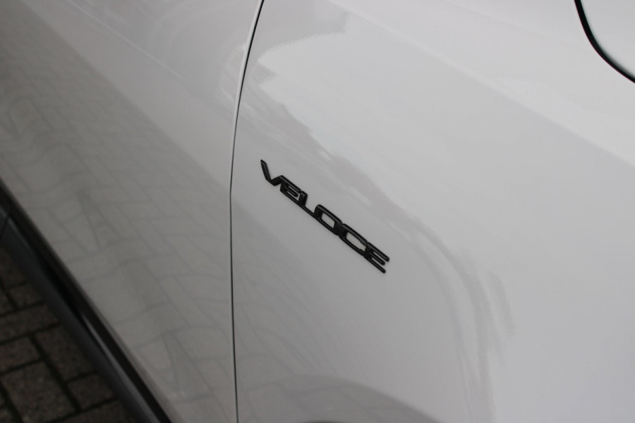 Alfa Romeo Tonale 1.5T 160PK Hybrid VELOCE | PANORAMISCH SCHUIF/KANTEL DAK | PREMIUM PACK: LEDEREN BEKLEDING/GEVENTILEERDE VOORSTOELEN/4-VOUDIG ELEKTRISCH VERSTELBARE LENDESTEUN VOORSTOELEN/HOOGGLANS ZWARTE RAAMOMLIJSTING/AMBIENT LIGHTING | TECHNOLOGY PACK: PARKEERWAARSCHUWING VOOR EN ACHTER/360° CAMERA/AUTOMATISCH INPARKEREN/ AUTONOMOUS DRIVING LEVEL 2: ADAPTIVE CRUISE CONTROL/LANE CENTERING ASSIST/TRAFFIC JAM ASSIST DODEHOEK DETECTIE AUTOMATISCH DIMMENDE BUITENSPIEGELS ELEKTRISCH BEDIENBARE ACHTERKLEP | WINTERPACK: STOELVERWARMING VOOR/STUURVERWARMING/VERWARMBARE RUITENSPROEIERS | HAR