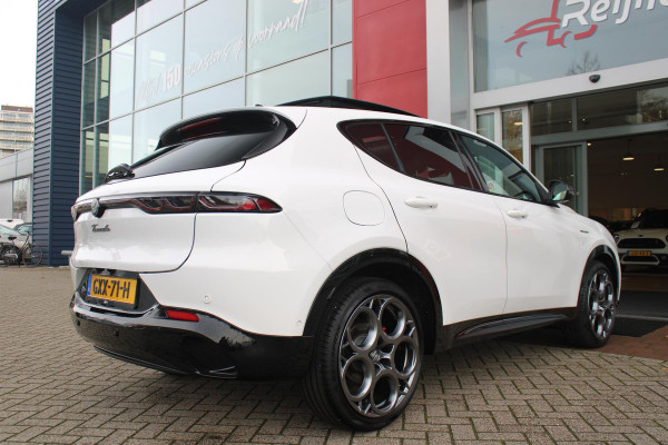 Alfa Romeo Tonale 1.5T 160PK Hybrid VELOCE | PANORAMISCH SCHUIF/KANTEL DAK | PREMIUM PACK: LEDEREN BEKLEDING/GEVENTILEERDE VOORSTOELEN/4-VOUDIG ELEKTRISCH VERSTELBARE LENDESTEUN VOORSTOELEN/HOOGGLANS ZWARTE RAAMOMLIJSTING/AMBIENT LIGHTING | TECHNOLOGY PACK: PARKEERWAARSCHUWING VOOR EN ACHTER/360° CAMERA/AUTOMATISCH INPARKEREN/ AUTONOMOUS DRIVING LEVEL 2: ADAPTIVE CRUISE CONTROL/LANE CENTERING ASSIST/TRAFFIC JAM ASSIST DODEHOEK DETECTIE AUTOMATISCH DIMMENDE BUITENSPIEGELS ELEKTRISCH BEDIENBARE ACHTERKLEP | WINTERPACK: STOELVERWARMING VOOR/STUURVERWARMING/VERWARMBARE RUITENSPROEIERS | HAR