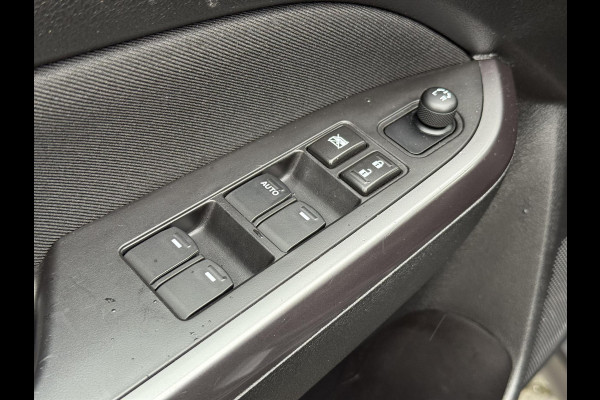 Suzuki Vitara 1.0 Boosterjet Select | Parkeersensoren, Stoelverwarming, Apple CarPlay/Android Auto, 17inch, Parkeercamera, Climate Control