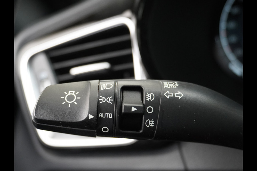Kia ProCeed 1.5T 160PK AUT-7 GT-Plus Line MHEV Virtual Cockpit Navi Camera Ecc Apple Carplay Android Auto Adap.Cruise Stoel+Bank+Stuurverwar Keyless DAB Lmv 18" Led Dodehoekdetector Rijstrooksensor met correctie Elek.Achterklep Verkeersbord detectie Uitparkeer waarschuwing Zeer compleet! 1e Eigenaar Origineel Nederlandse Auto €37.000,- nieuw