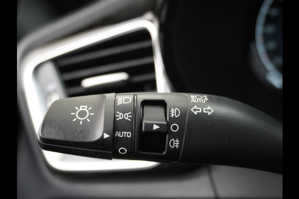 Kia ProCeed 1.5T 160PK AUT-7 GT-Plus Line MHEV Virtual Cockpit Navi Camera Ecc Apple Carplay Android Auto Adap.Cruise Stoel+Bank+Stuurverwar Keyless DAB Lmv 18" Led Dodehoekdetector Rijstrooksensor met correctie Elek.Achterklep Verkeersbord detectie Uitparkeer waarschuwing Zeer compleet! 1e Eigenaar Origineel Nederlandse Auto €37.000,- nieuw