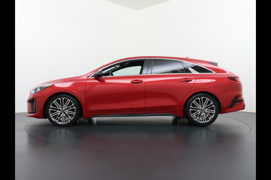 Kia ProCeed 1.5T 160PK AUT-7 GT-Plus Line MHEV Virtual Cockpit Navi Camera Ecc Apple Carplay Android Auto Adap.Cruise Stoel+Bank+Stuurverwar Keyless DAB Lmv 18" Led Dodehoekdetector Rijstrooksensor met correctie Elek.Achterklep Verkeersbord detectie Uitparkeer waarschuwing Zeer compleet! 1e Eigenaar Origineel Nederlandse Auto €37.000,- nieuw