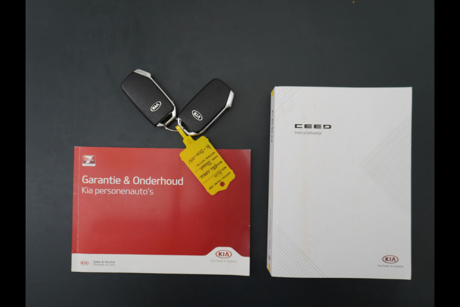 Kia ProCeed 1.5T 160PK AUT-7 GT-Plus Line MHEV Virtual Cockpit Navi Camera Ecc Apple Carplay Android Auto Adap.Cruise Stoel+Bank+Stuurverwar Keyless DAB Lmv 18" Led Dodehoekdetector Rijstrooksensor met correctie Elek.Achterklep Verkeersbord detectie Uitparkeer waarschuwing Zeer compleet! 1e Eigenaar Origineel Nederlandse Auto €37.000,- nieuw