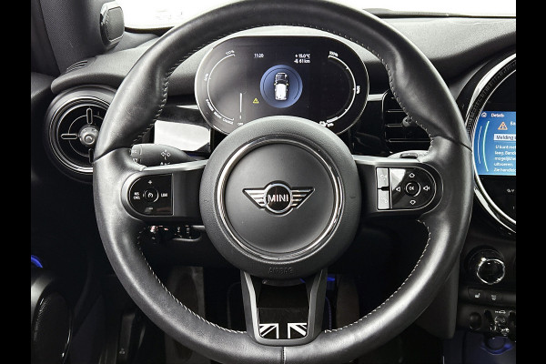 MINI Mini Electric S MINI Yours 135KW / 33 kWh SOH 100% Comfort plus / Driving Ass. / Leder / Navigatie / Pdc+Camera / Harman Kardon / 100% Elektrisch, 100% Stijlvol / Apk 05-2027
