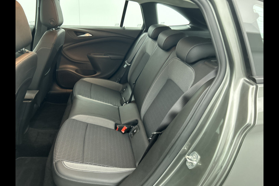 Opel Astra Sports Tourer 1.4T Automaat 146PK Elegance / Pdc+Camera / Airco / Radio-Multimedia Dab. / Navigatie / Apk 11-2027