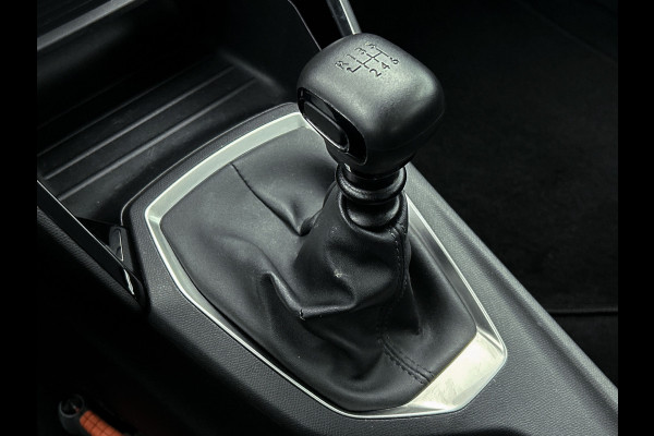 Peugeot 208 1.5 HDi 103PK Blue Active 5Drs. Airco / Navigatie / Lm.velgen / Pdc.A / Distributie vv bij 172Dkm / Apk 11-2026