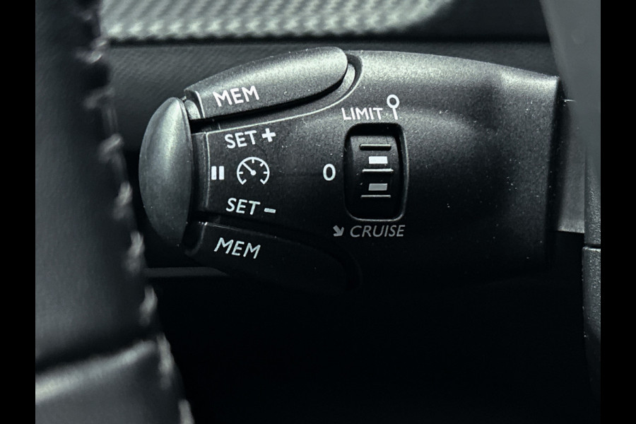 Peugeot 208 1.5 HDi 103PK Blue Active 5Drs. Airco / Navigatie / Lm.velgen / Pdc.A / Distributie vv bij 172Dkm / Apk 11-2026