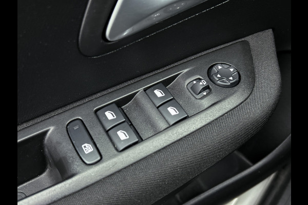 Peugeot 208 1.5 HDi 103PK Blue Active 5Drs. Airco / Navigatie / Lm.velgen / Pdc.A / Distributie vv bij 172Dkm / Apk 11-2026