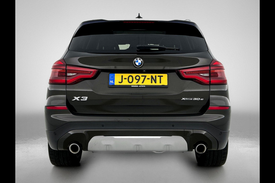 BMW X3 xDrive30e eDrive Edition Panoramadak / Trekhaak / Leder-Sport / Pdc+Camera / Stoel-Stuurverwarming / Harman Kardon / NL auto / Apk 09-2026