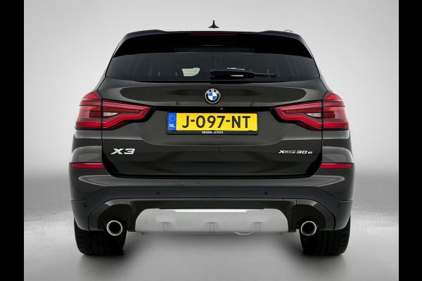 BMW X3 xDrive30e eDrive Edition Panoramadak / Trekhaak / Leder-Sport / Pdc+Camera / Stoel-Stuurverwarming / Harman Kardon / NL auto / Apk 09-2026