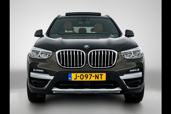 BMW X3 xDrive30e eDrive Edition Panoramadak / Trekhaak / Leder-Sport / Pdc+Camera / Stoel-Stuurverwarming / Harman Kardon / NL auto / Apk 09-2026