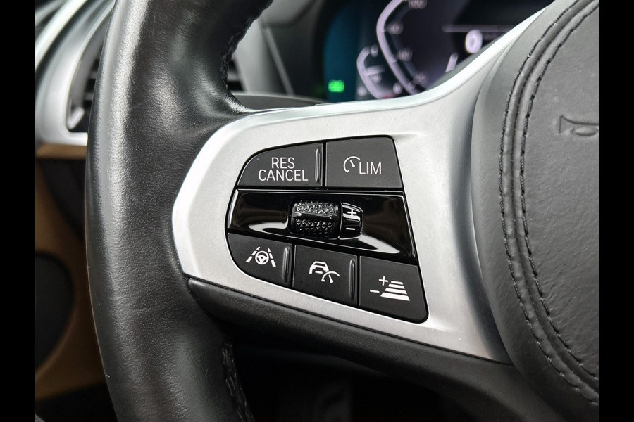 BMW X3 xDrive30e eDrive Edition Panoramadak / Trekhaak / Leder-Sport / Pdc+Camera / Stoel-Stuurverwarming / Harman Kardon / NL auto / Apk 09-2026