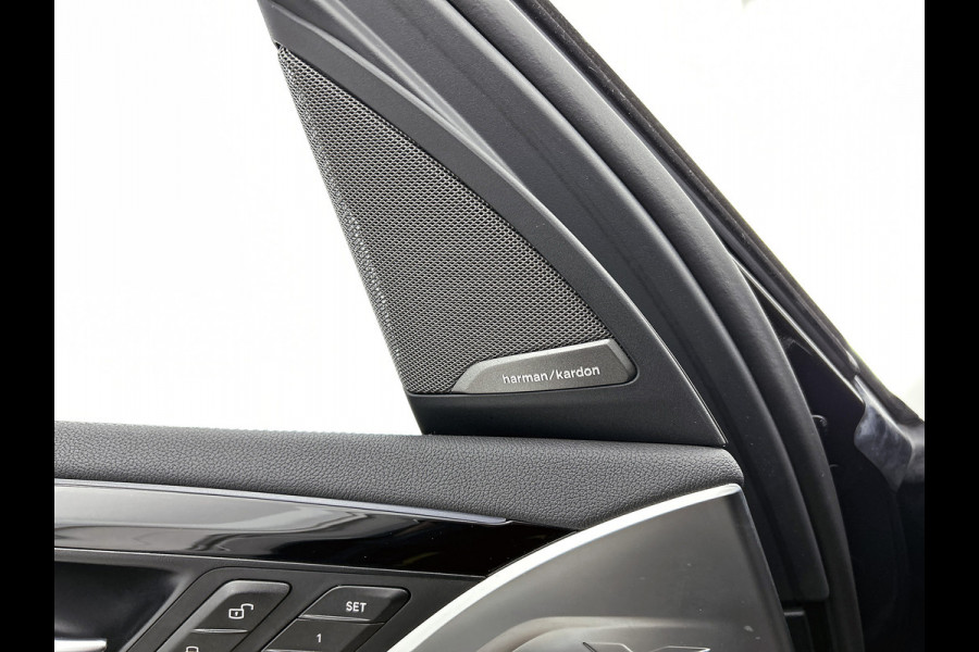 BMW X3 xDrive30e eDrive Edition Panoramadak / Trekhaak / Leder-Sport / Pdc+Camera / Stoel-Stuurverwarming / Harman Kardon / NL auto / Apk 09-2026