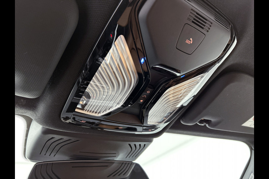 BMW X3 xDrive30e eDrive Edition Panoramadak / Trekhaak / Leder-Sport / Pdc+Camera / Stoel-Stuurverwarming / Harman Kardon / NL auto / Apk 09-2026