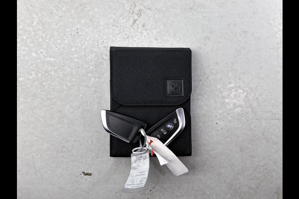 BMW X3 xDrive30e eDrive Edition Panoramadak / Trekhaak / Leder-Sport / Pdc+Camera / Stoel-Stuurverwarming / Harman Kardon / NL auto / Apk 09-2026